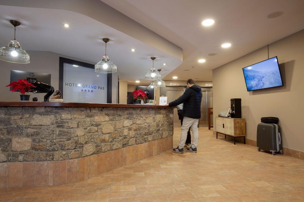 Hotel Grand Pas 1097778 — 9