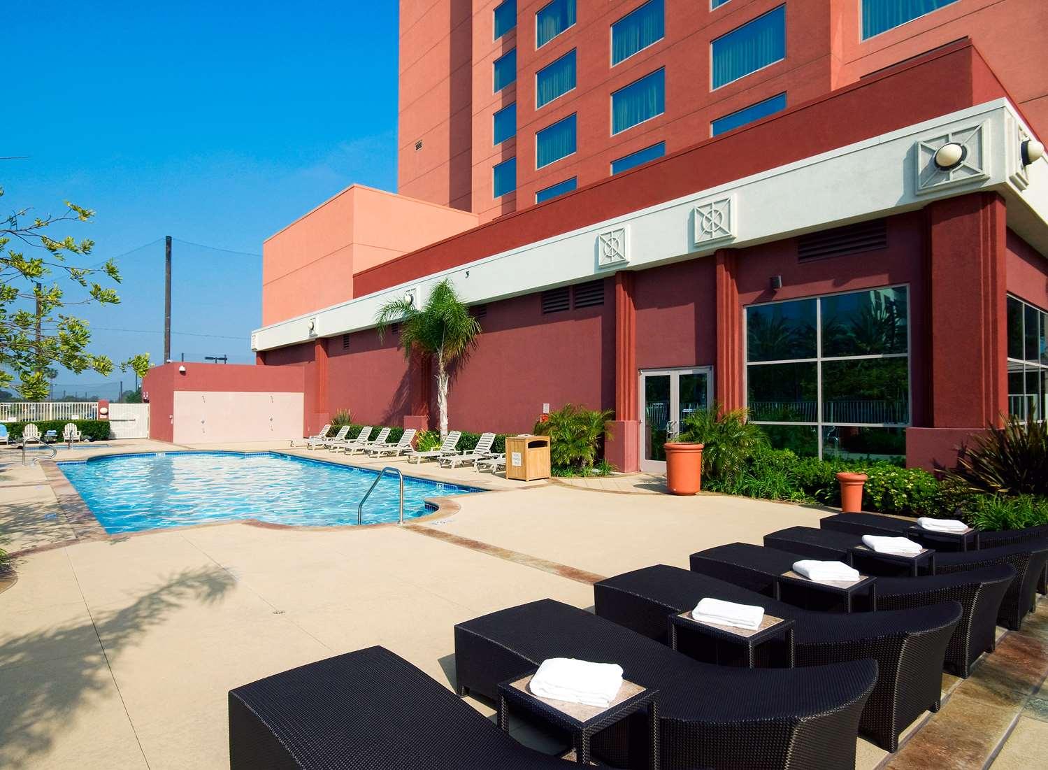 Embassy Suites By Hilton Anaheim South — 5