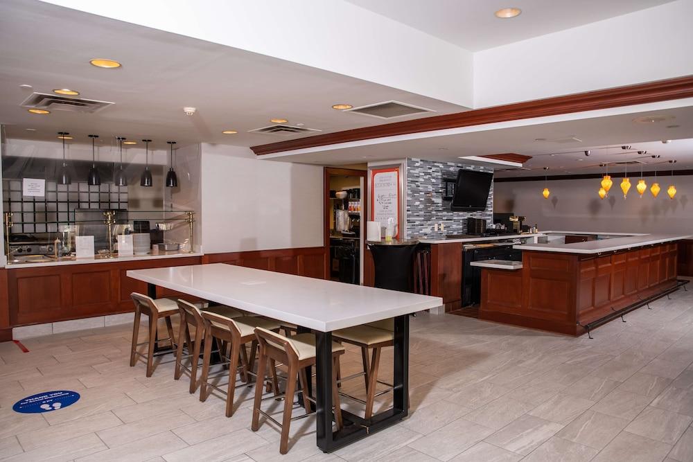 Hilton Garden Inn Erie — 4