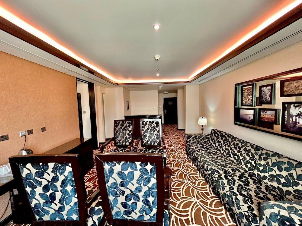 Pavilion Palace Hotel — 7