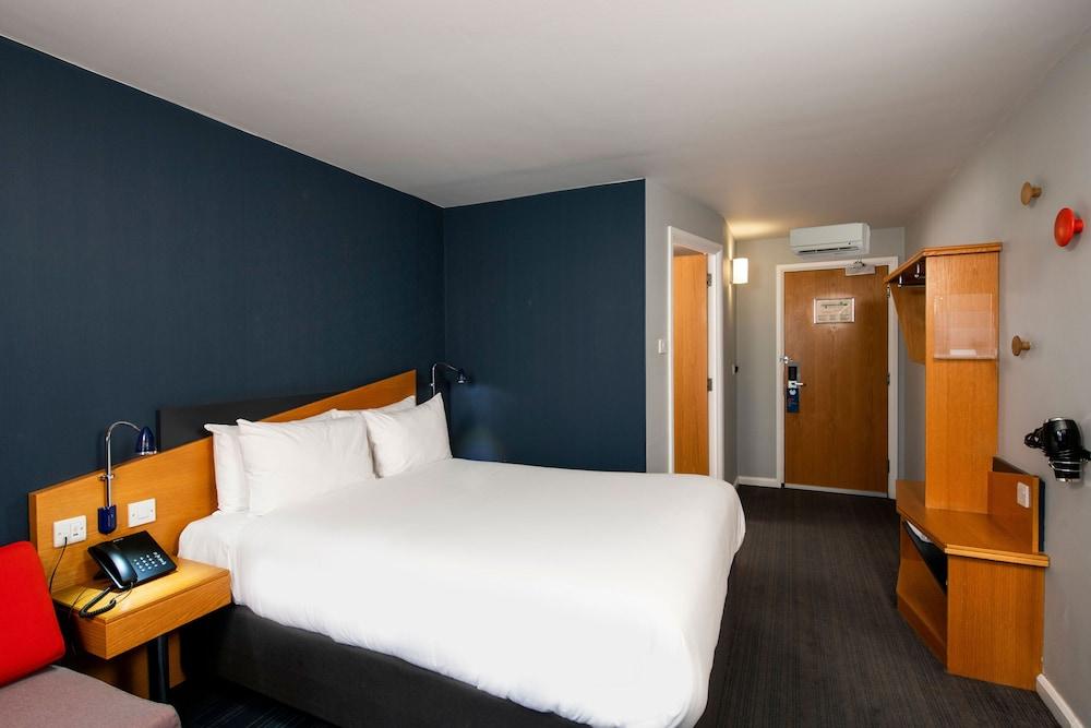 Holiday Inn Express Newport — 10
