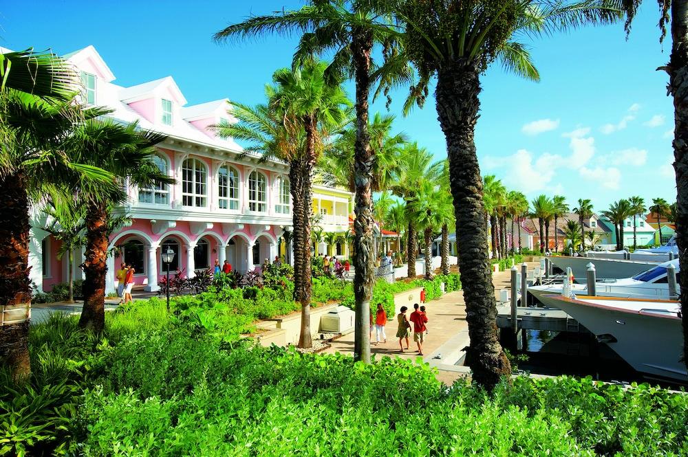Harborside Resort at Atlantis — 4