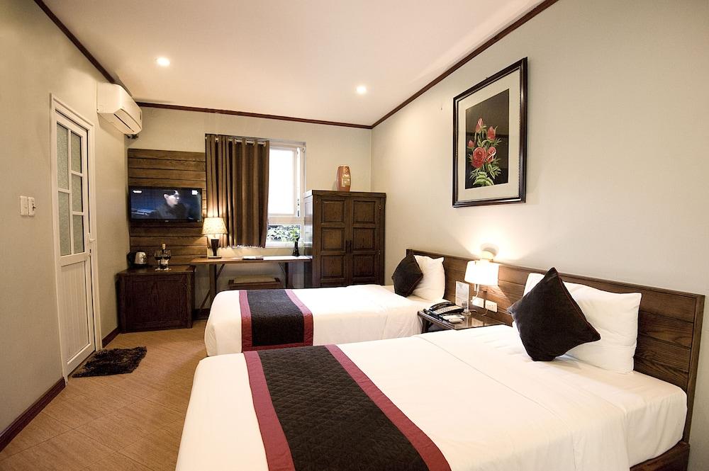 City Bay Hotel — 10