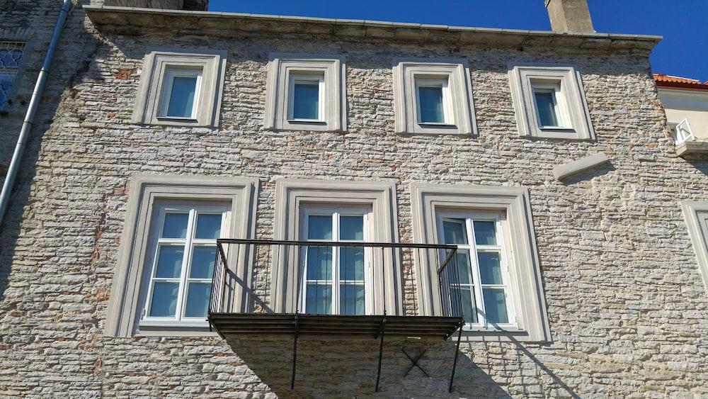 GOTTHARD HOTEL 916565 — 3