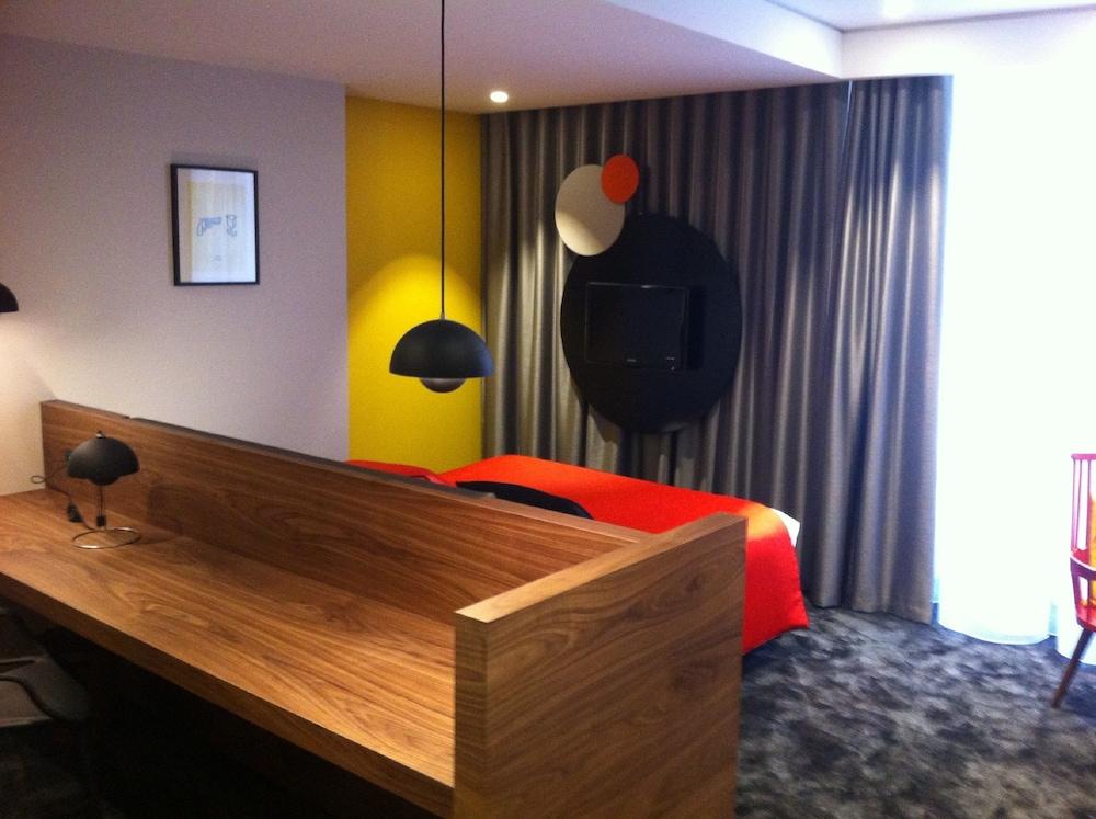 HOSTELLERIE DU CHAPEAU ROUGE — 5