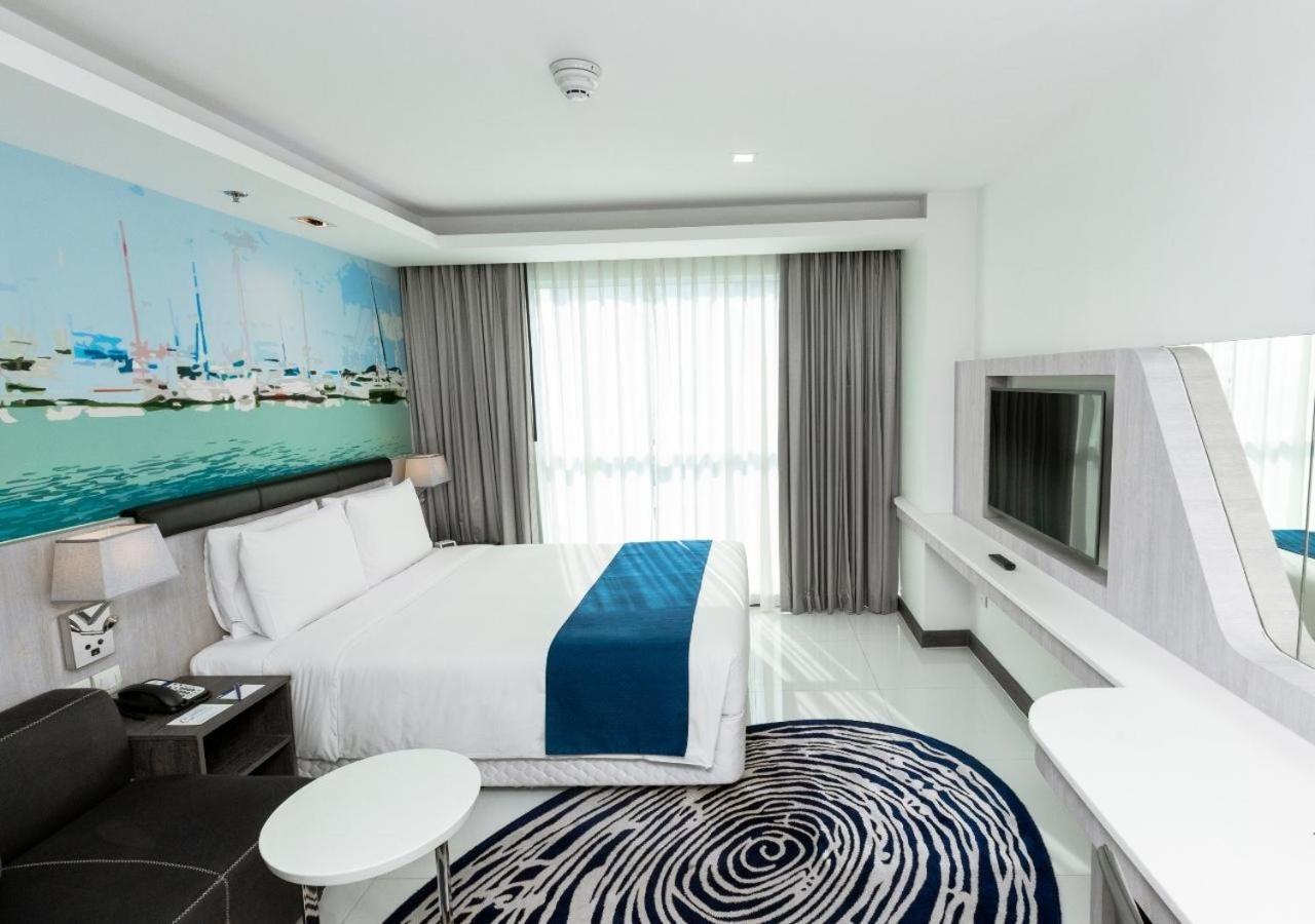 Radisson Blu Hotel Muscat 20394 — 3