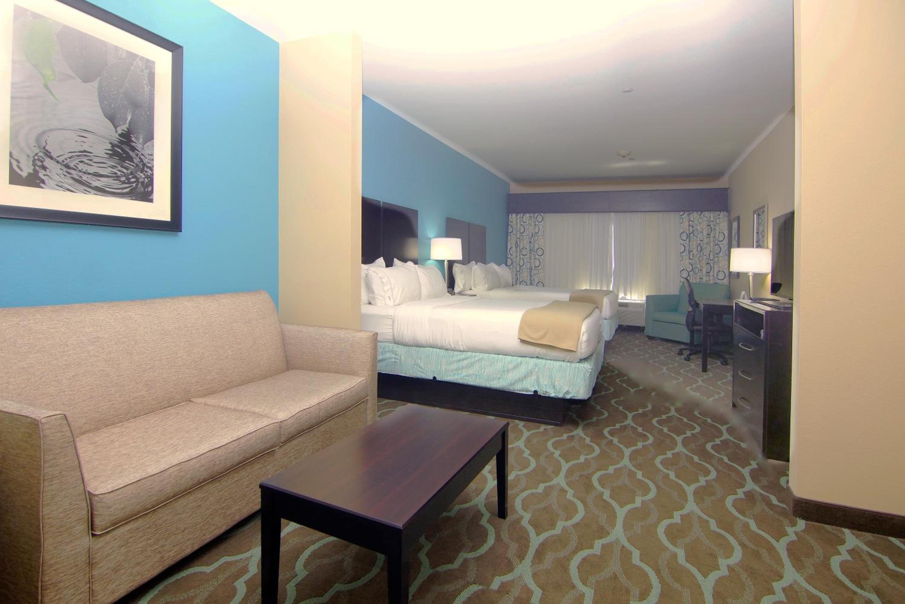 Holiday Inn Express and Suites Cuero — 10