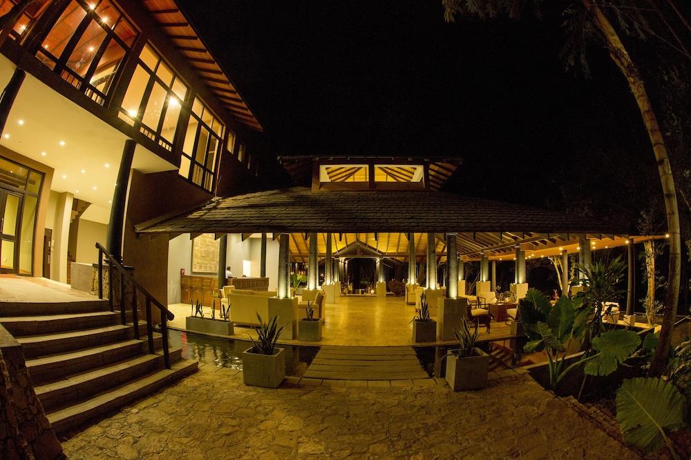 Deer Park Hotel 111672