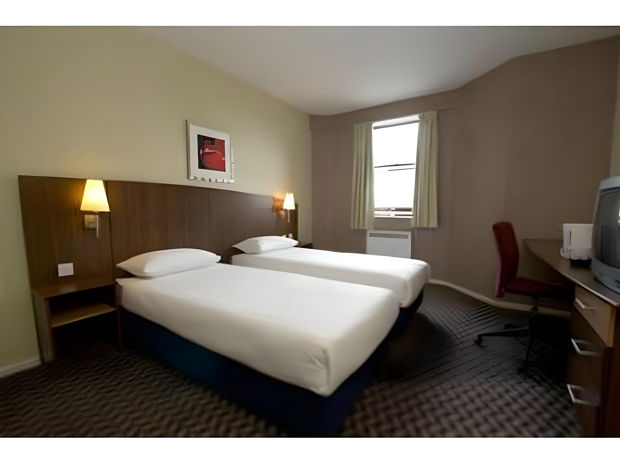 Travelodge Leeds Central Vicar Lane — 6