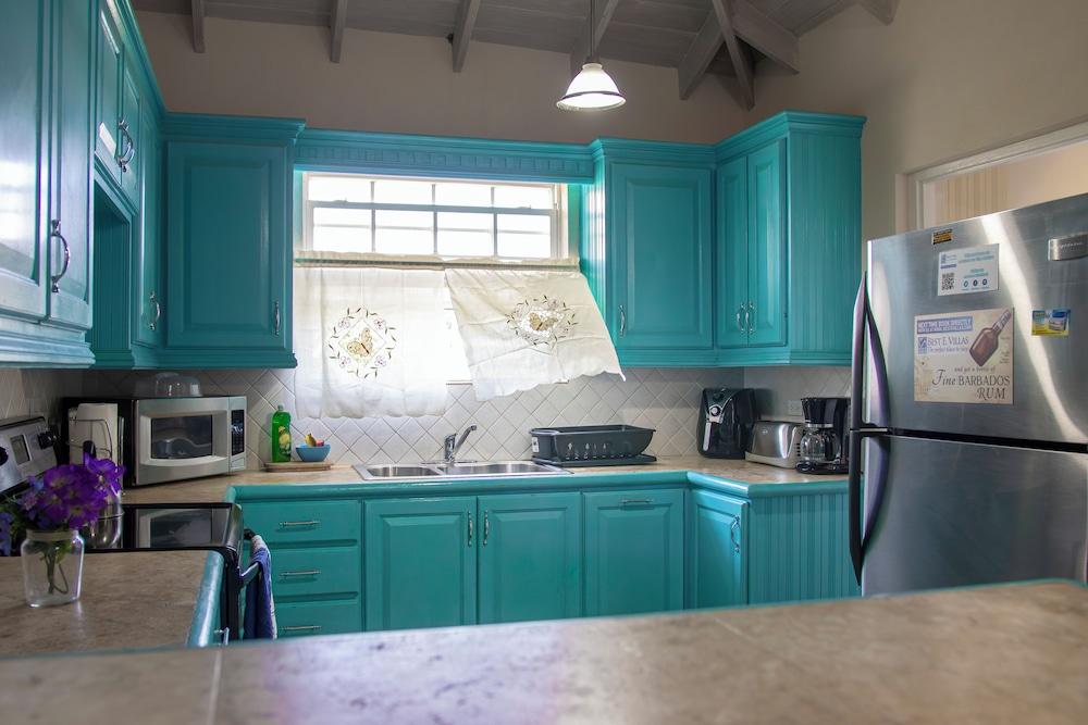 Best E Villas Providence 1209508 — 9