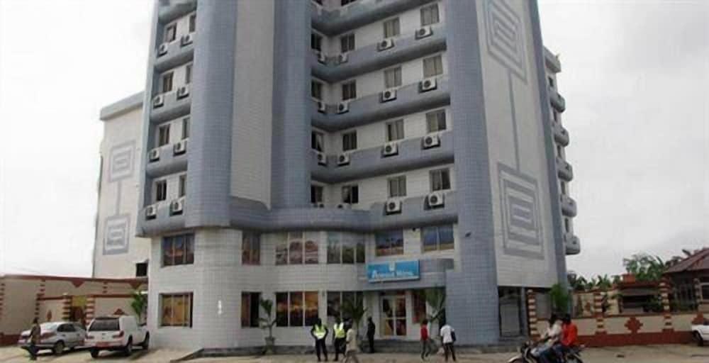 Afrique Hotel Douala Airport — 1