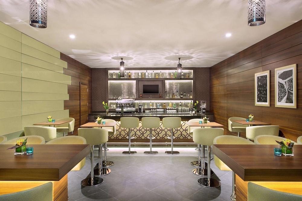 Hilton Garden Inn Dubai Deira — 6
