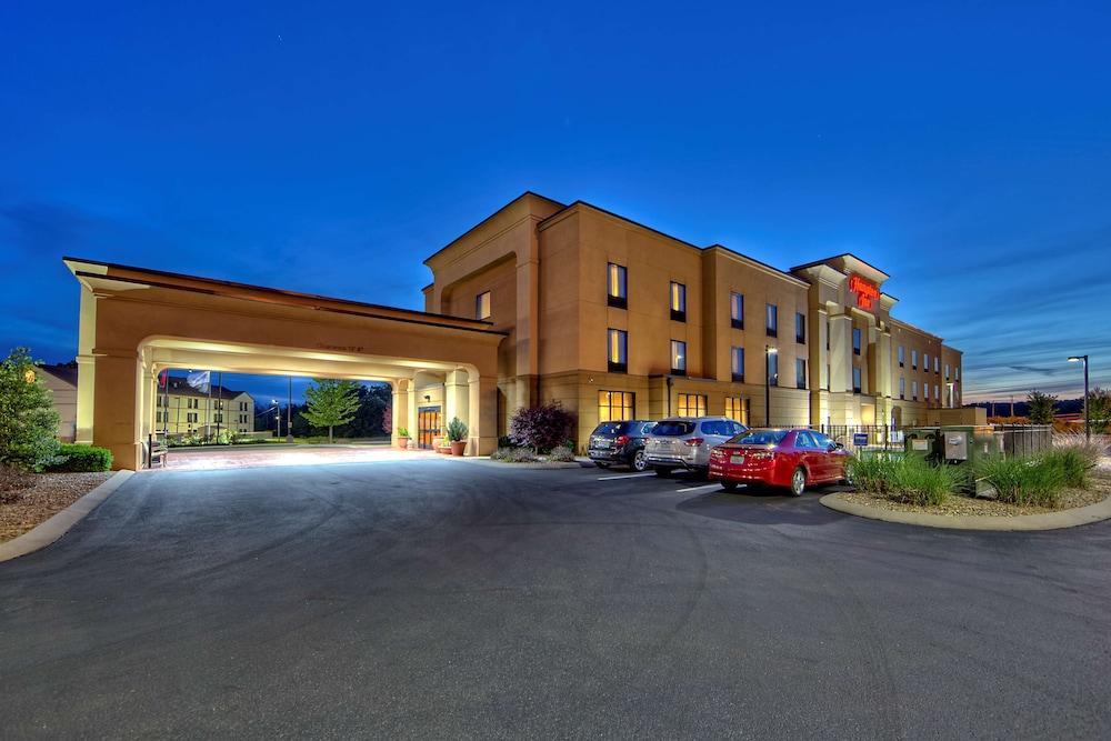 Hampton Inn Crossville — 7
