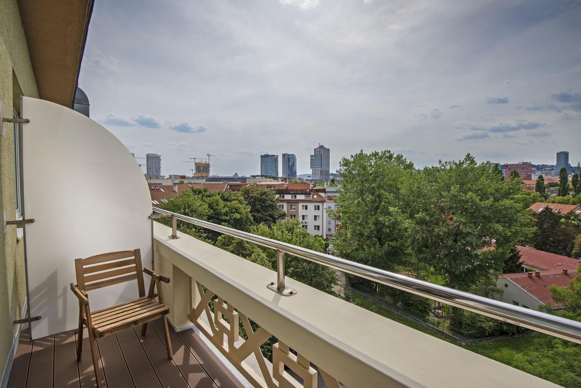 Apollo Hotel Bratislava — 2