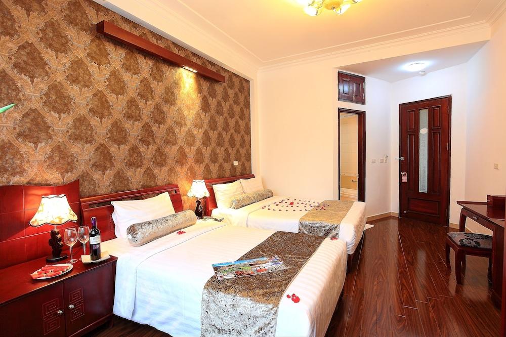 Luxury Hotel — 10