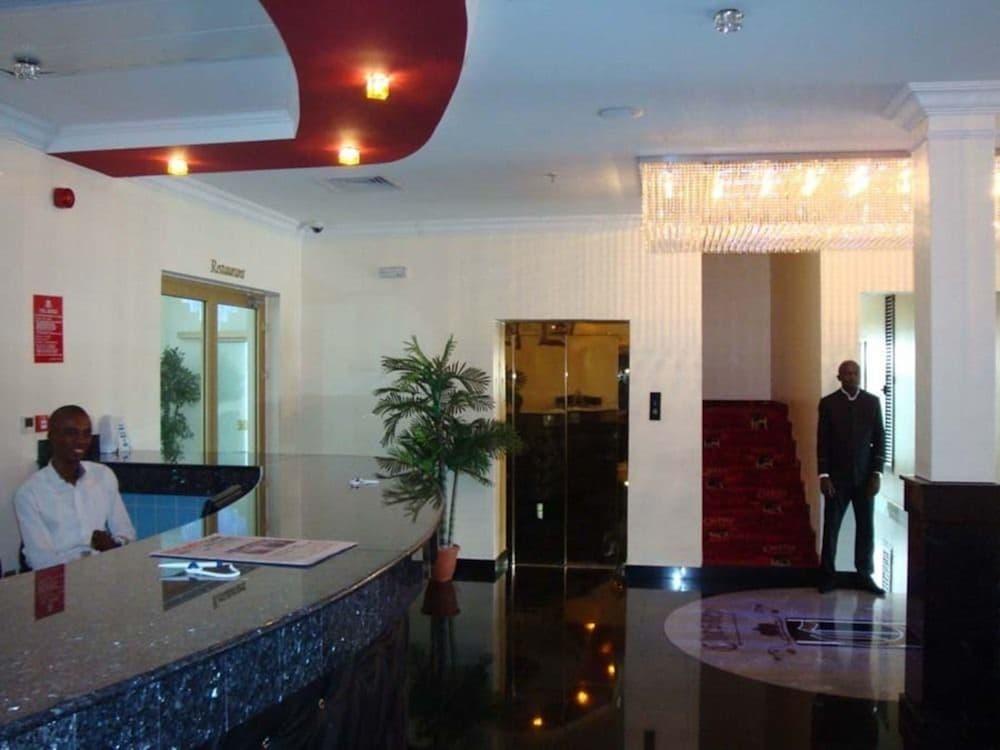 Chesney Hotel — 10