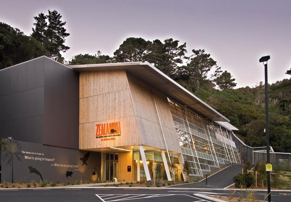 INTERCONTINENTAL WELLINGTON — 1