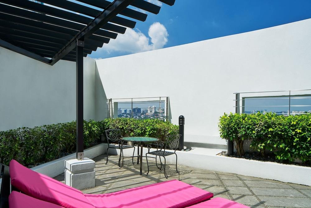 LE MERIDIEN KUALA LUMPUR 17884 — 8