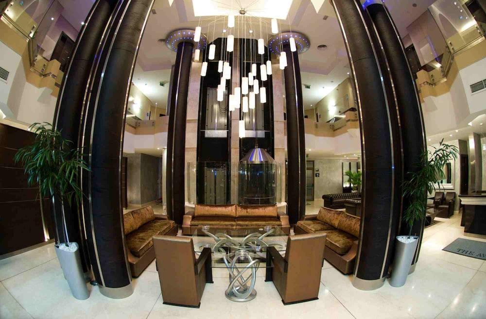 The Avenue Suites 1142338 — 3