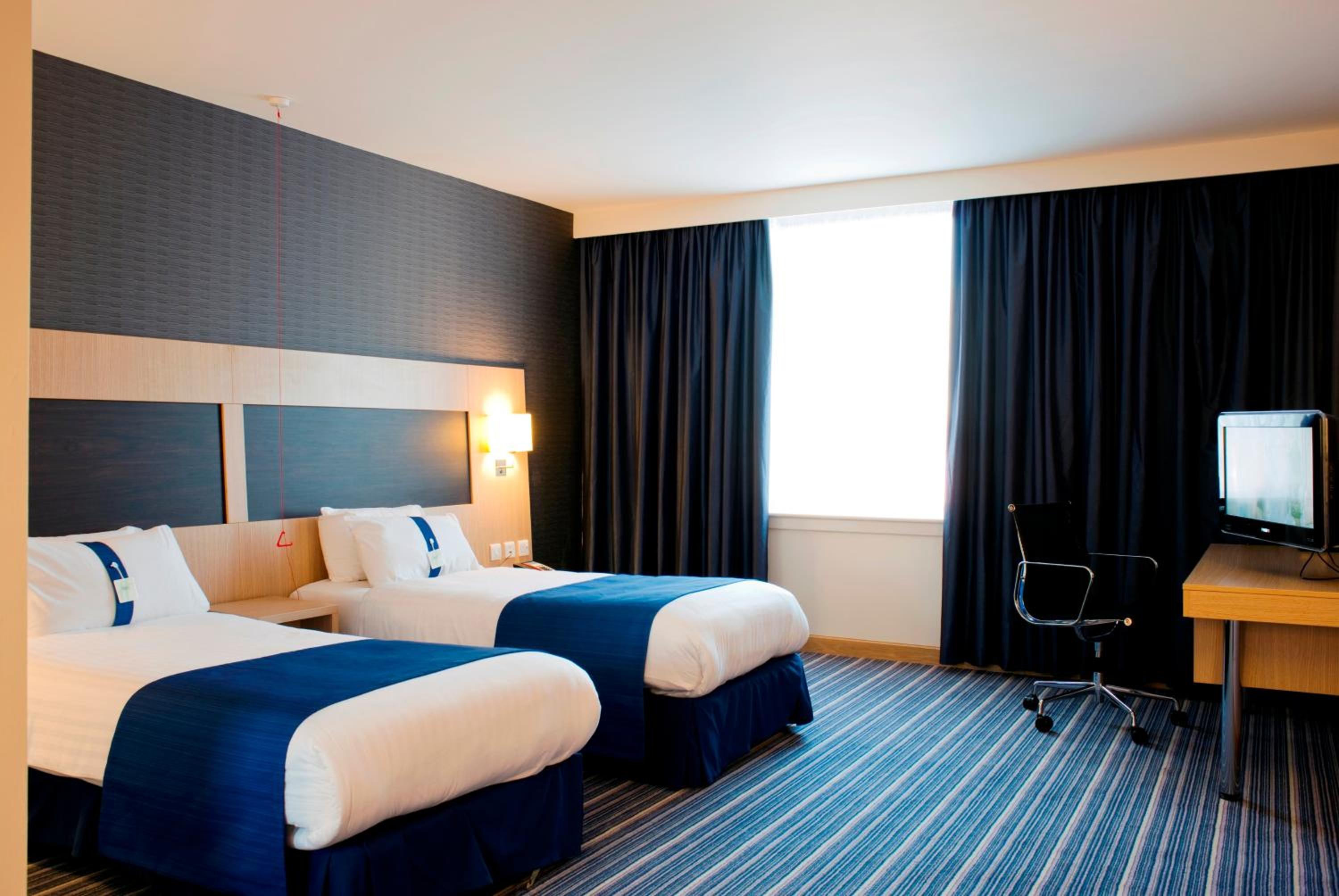HOLIDAY INN EXPRESS ROTHERHAM - NORTH — 10