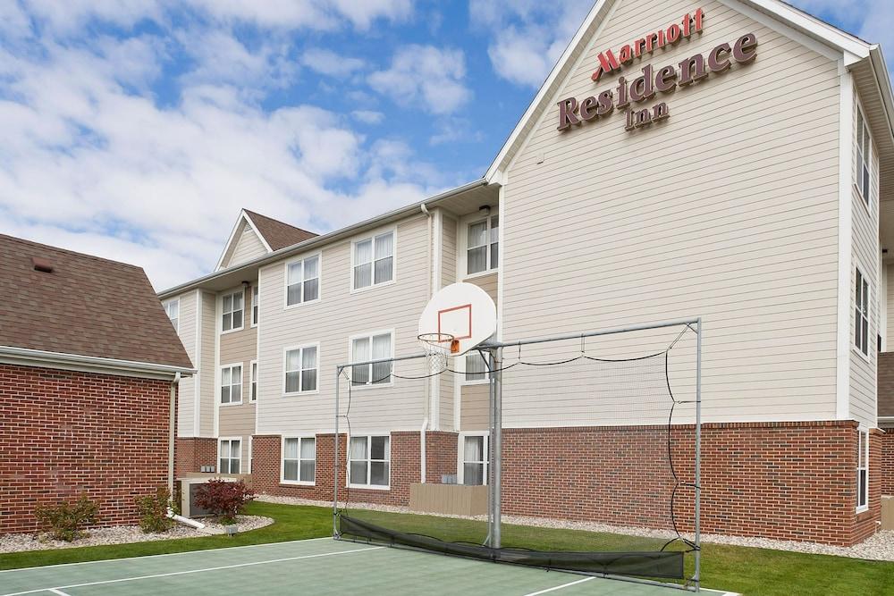 MainStay Suites Appleton Airport - Fox River Mall Area