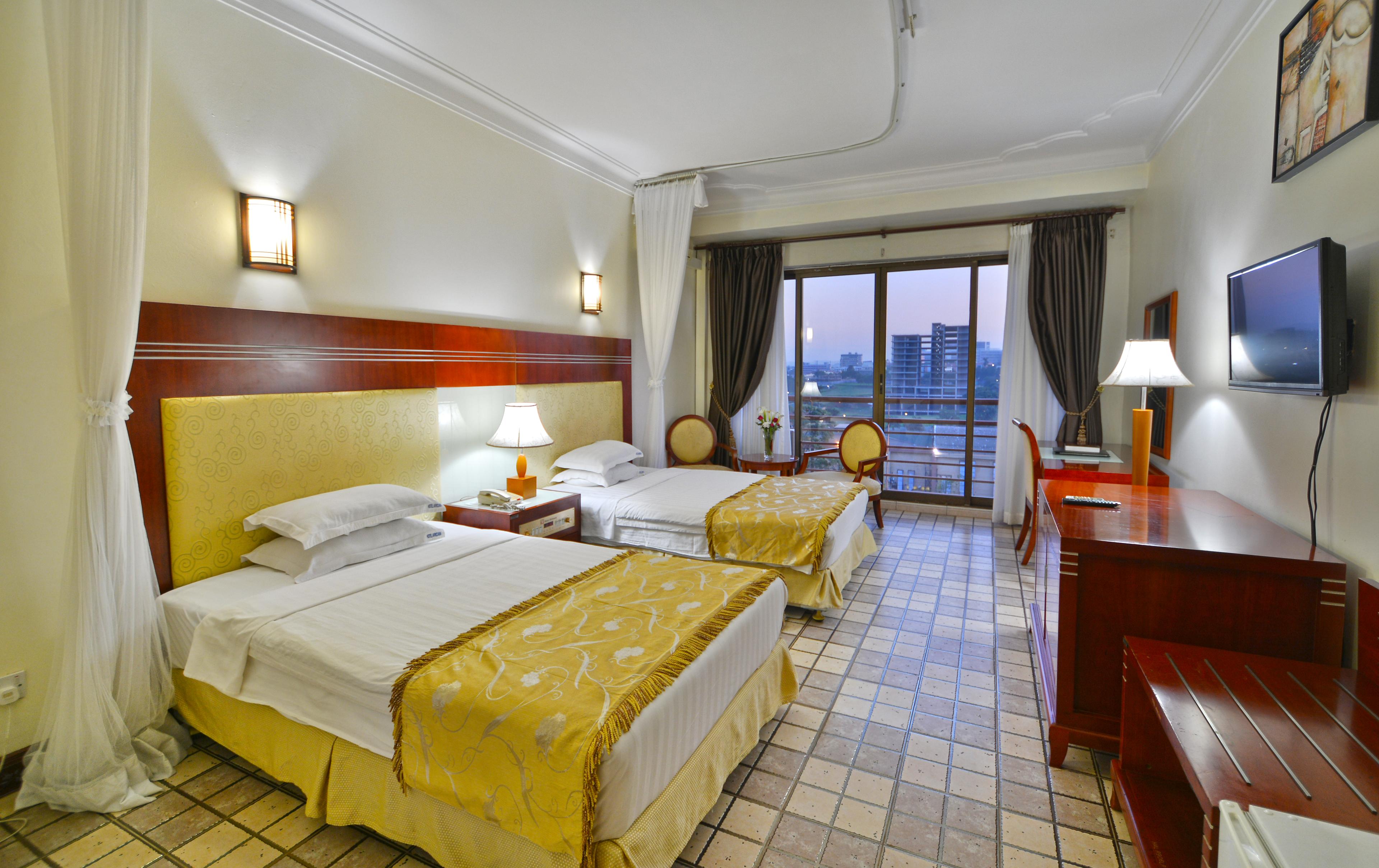 HOTEL AFRICANA — 7