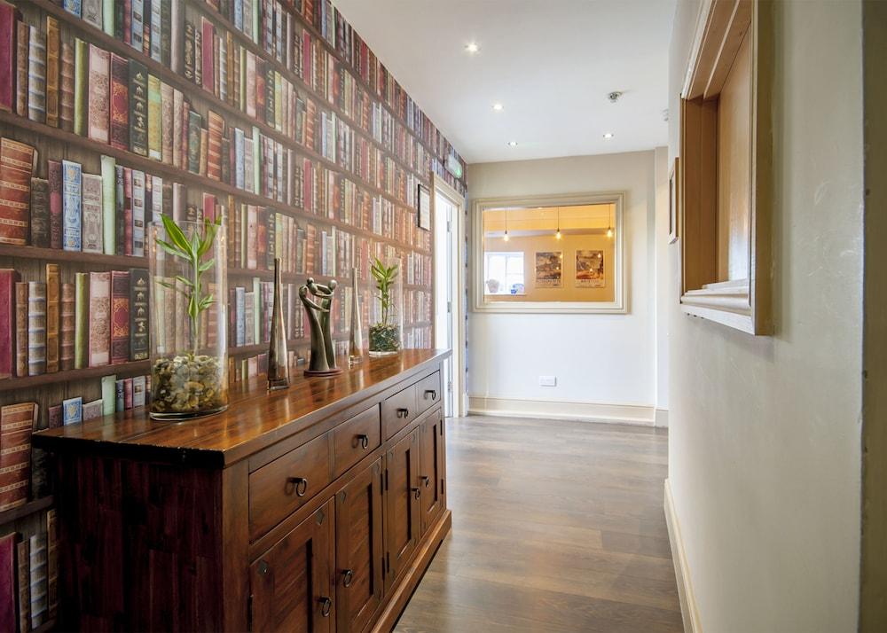 The Highworth Hotel — 4