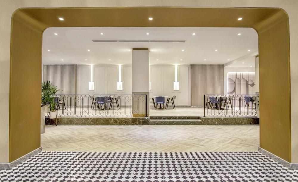 Sheraton Abu Dhabi Hotel & Resort — 10