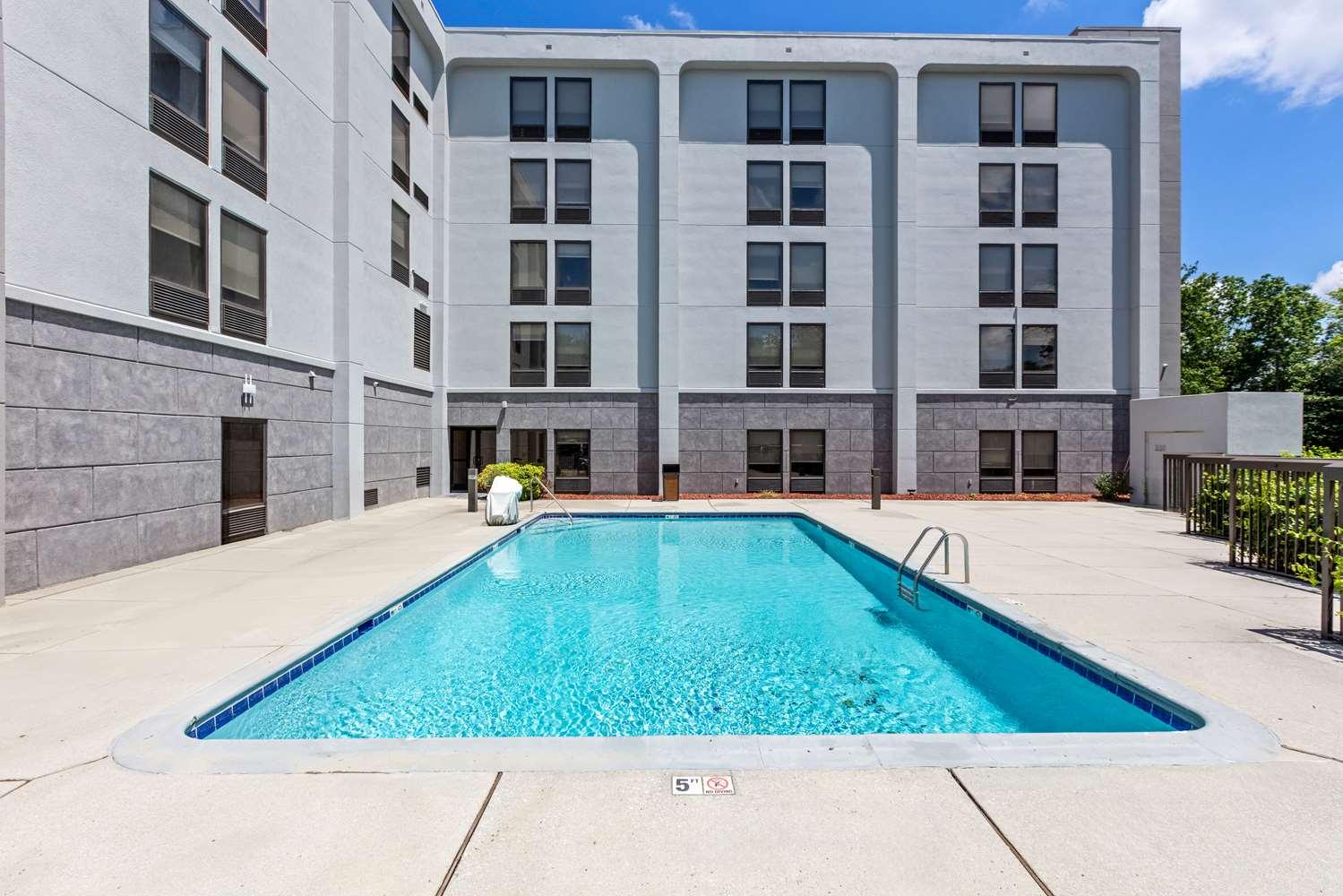 Hampton Inn Knoxville Airport — 4