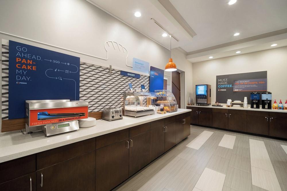 Holiday Inn Express and Suites Aiken — 6