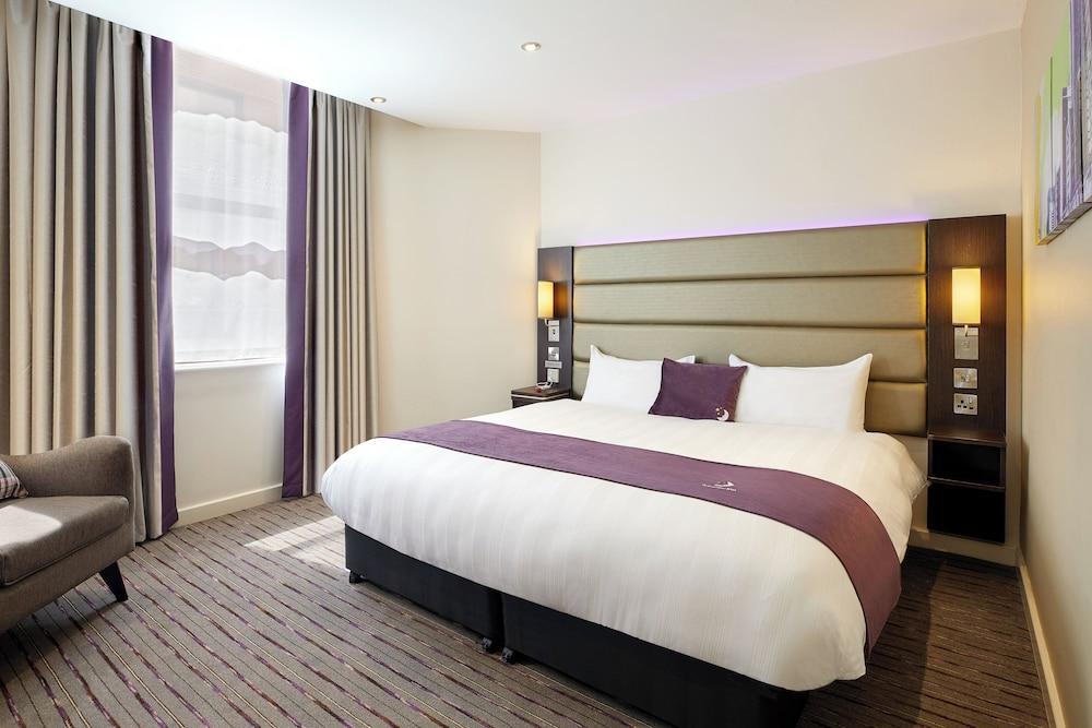 Premier Inn Glasgow City Centre (George Square) Hotel — 9