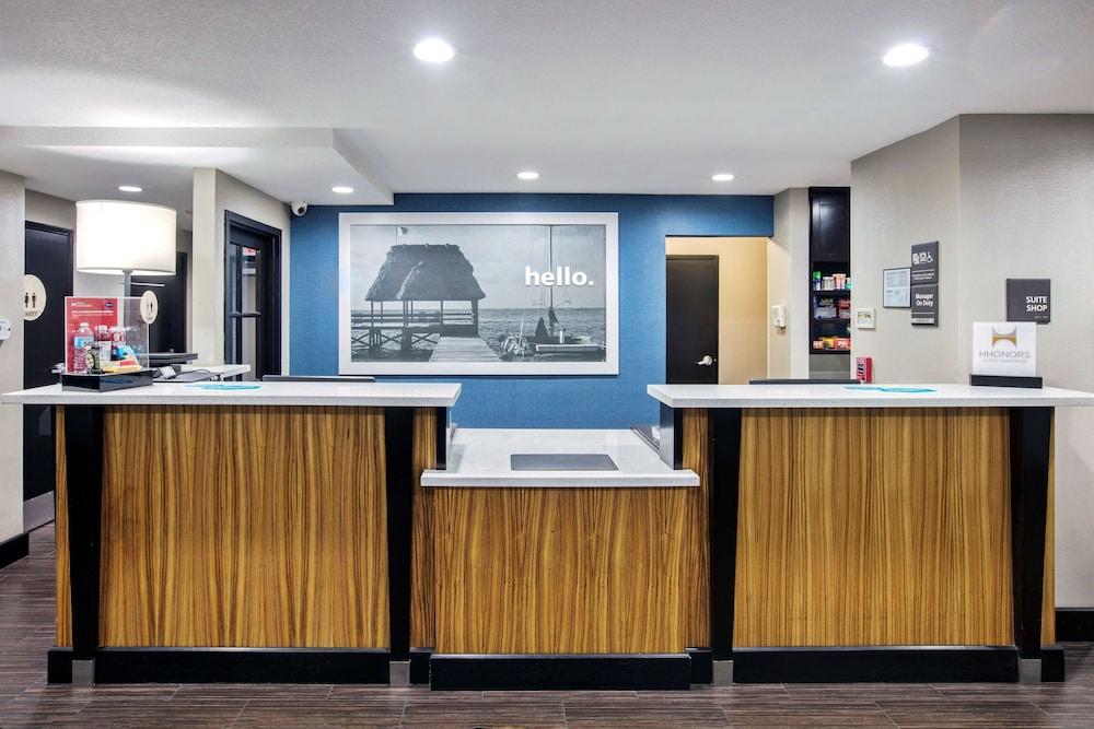Hampton Inn and Suites Hermosa Beach — 10