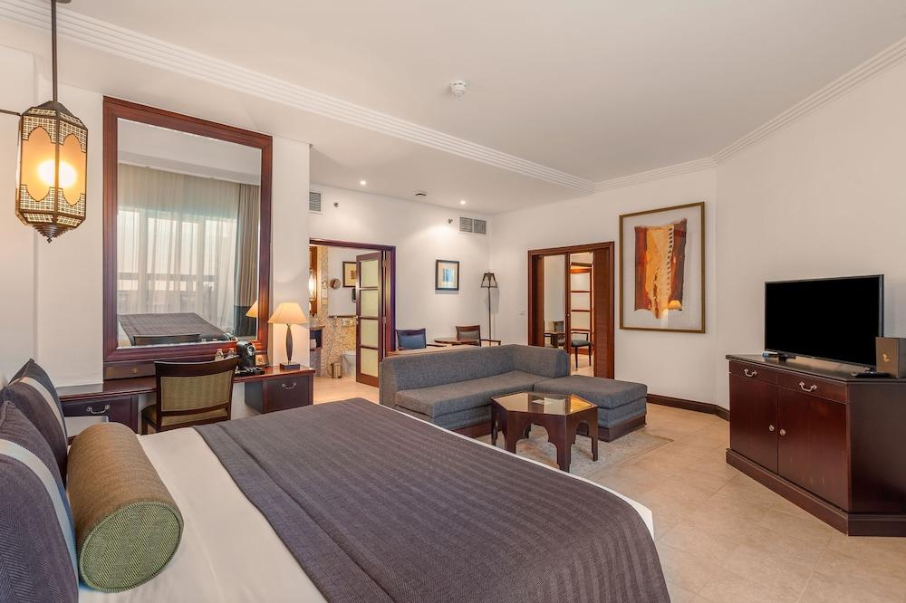 Ajman Hotel