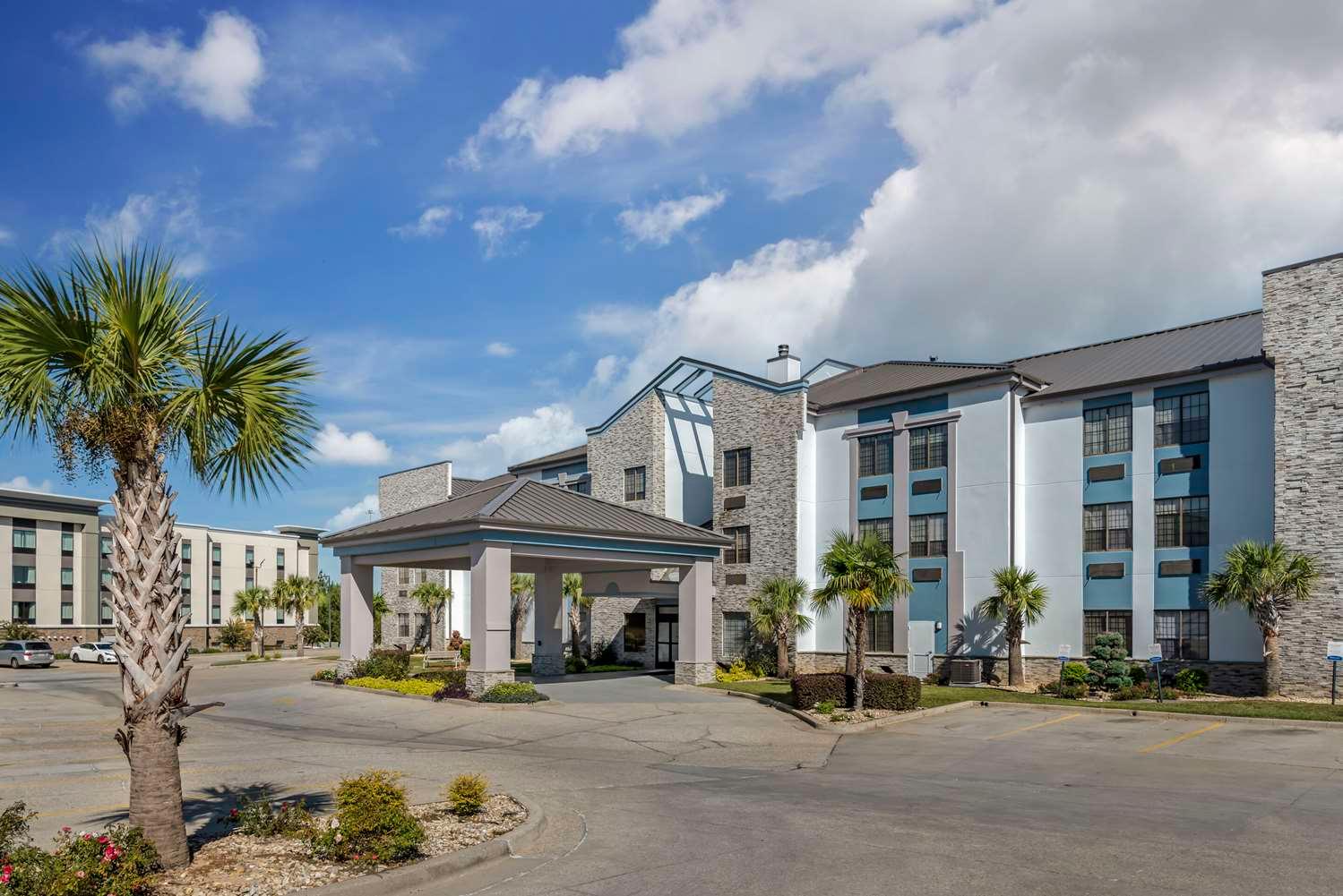 Comfort Suites Hattiesburg near University — 3