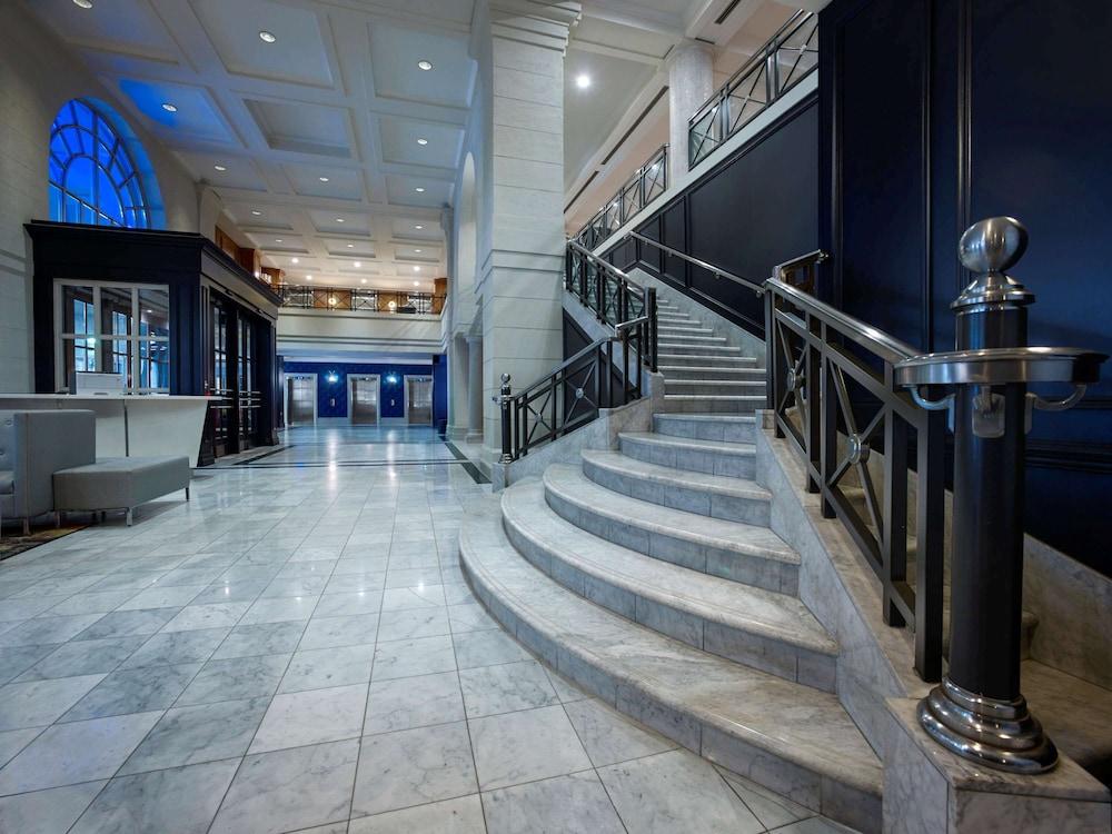 Novotel Toronto Centre 3234 — 4