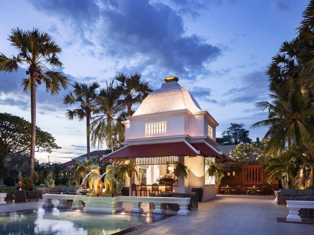 Raffles Grand Hotel D Angkor Hotel — 3