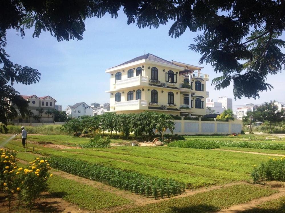 Hamilton Oceanview Villa — 2