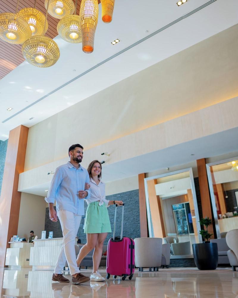 Yas Plaza Marina by IHG — 9