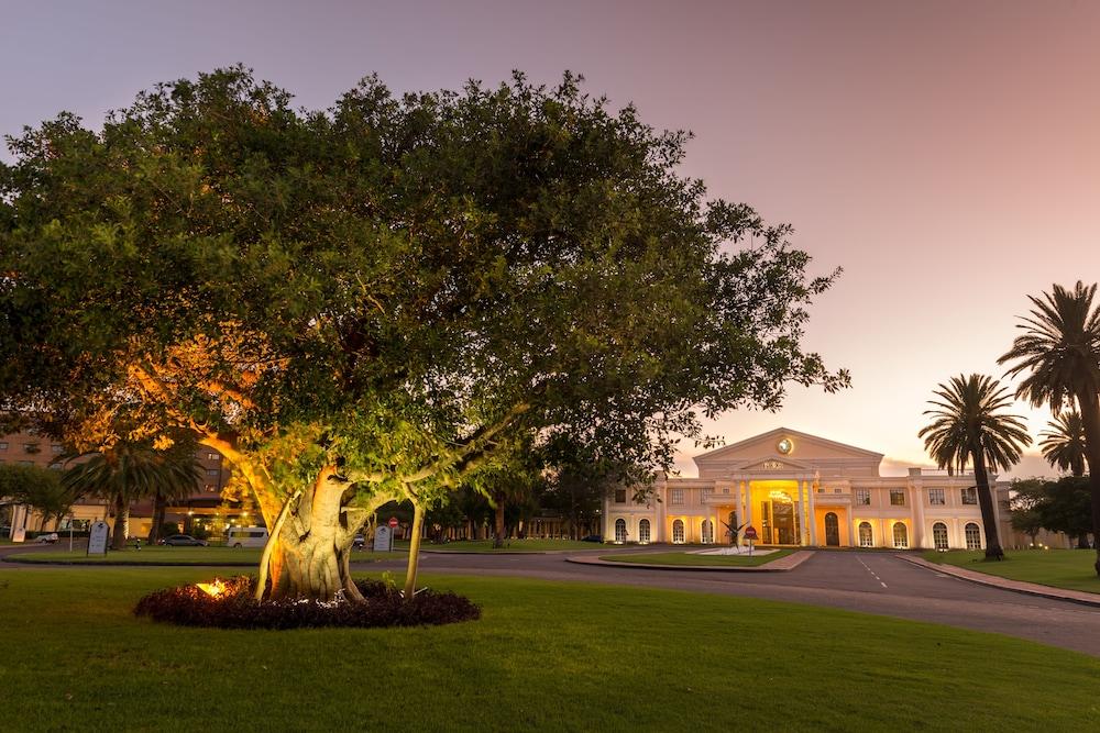 PEERMONT WALMONT AMBASSADOR (4 Star) AT THE GRAND PALM HOTEL, CASINO AND CONVENTION RESORT GABORONE — 9