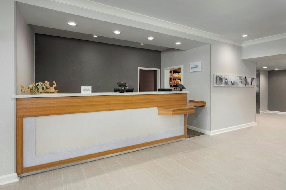 SpringHill Suites Herndon Reston — 4