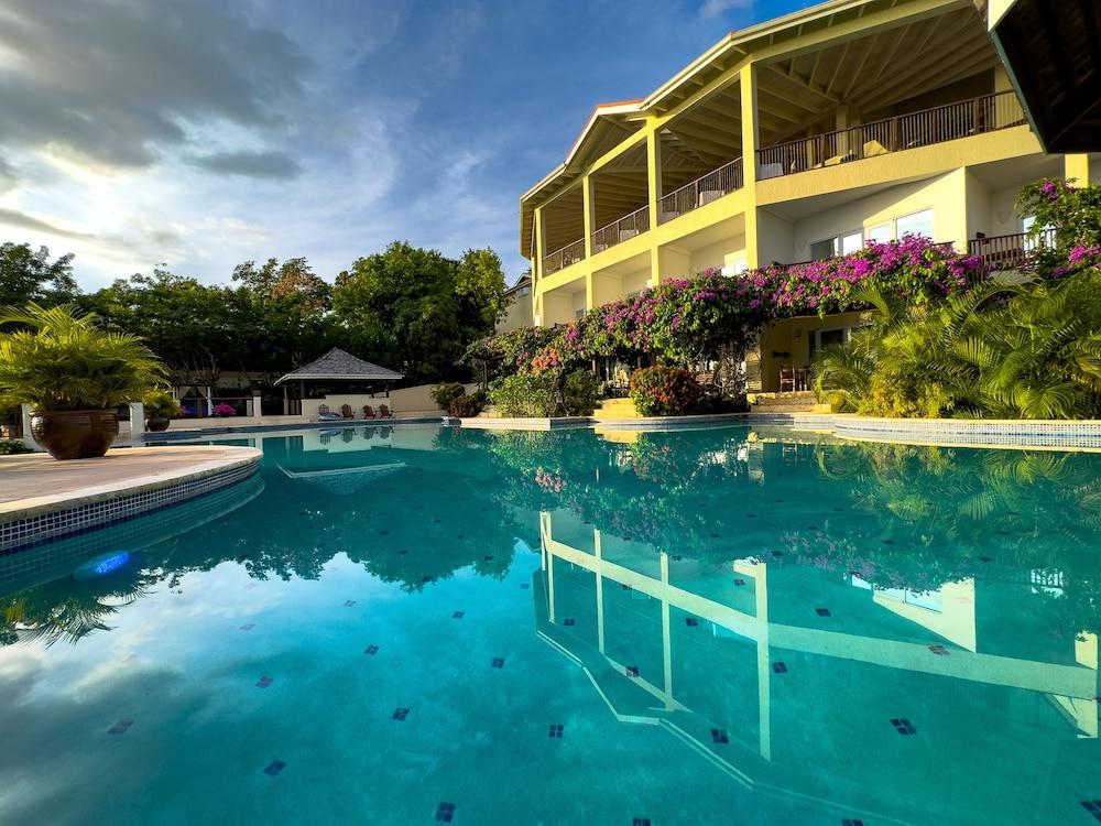 Calabash Cove Resort And Spa - Adults Only — 8