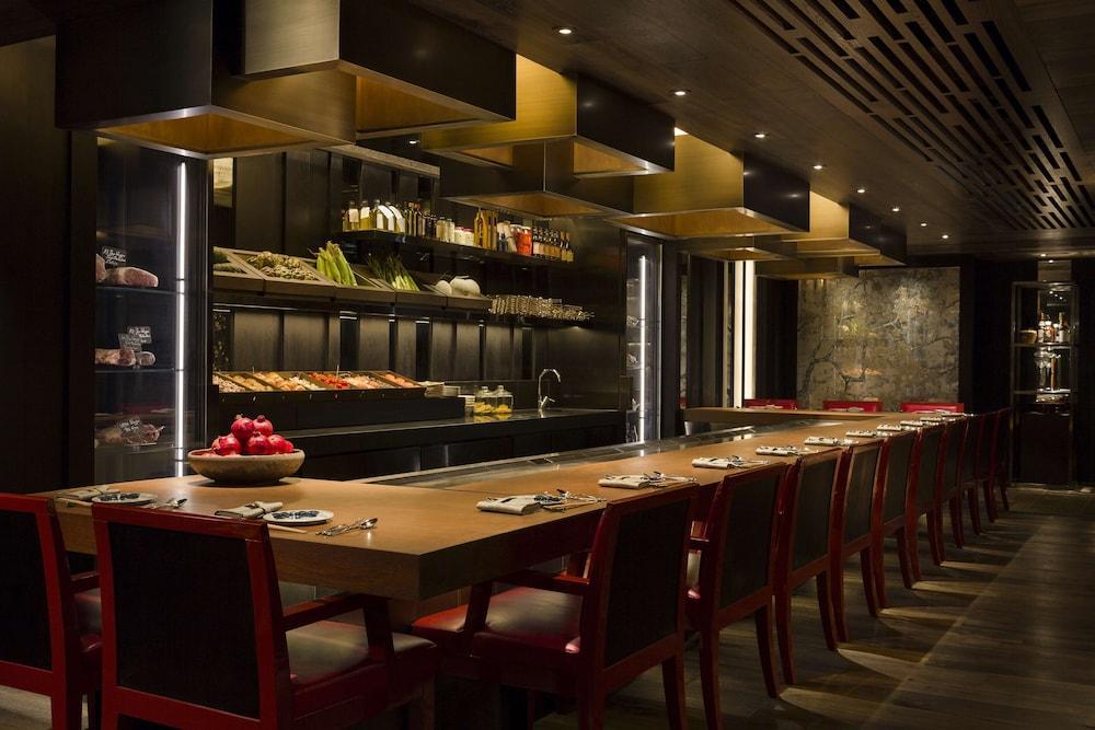 GRAND HYATT HONG KONG 69384 — 8