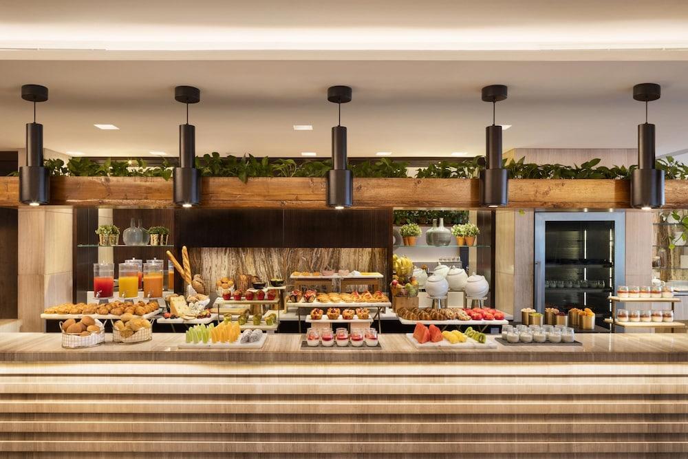 Sheraton Grand Hotel Dubai — 3
