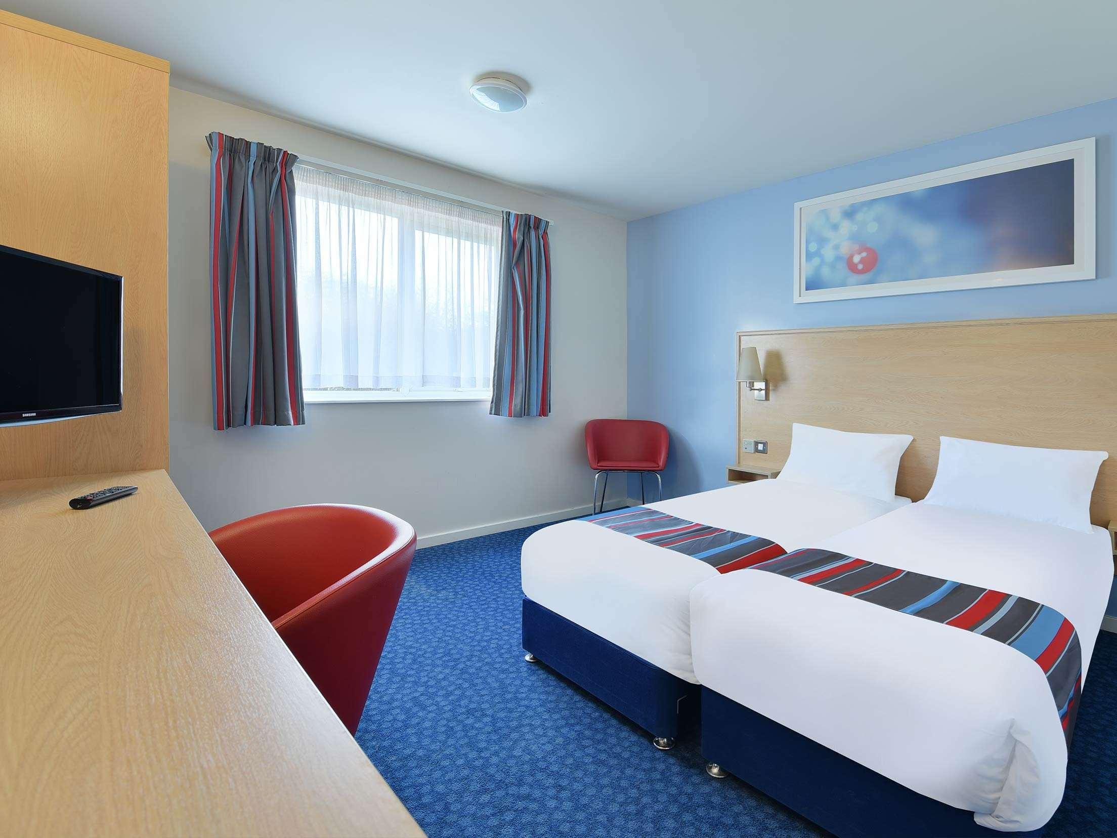 Travelodge Birmingham Central Broadway Plaza — 5