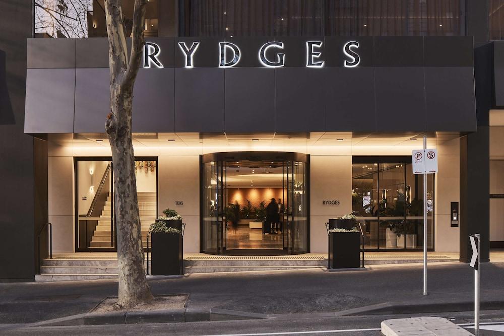 Rydges Melbourne — 4