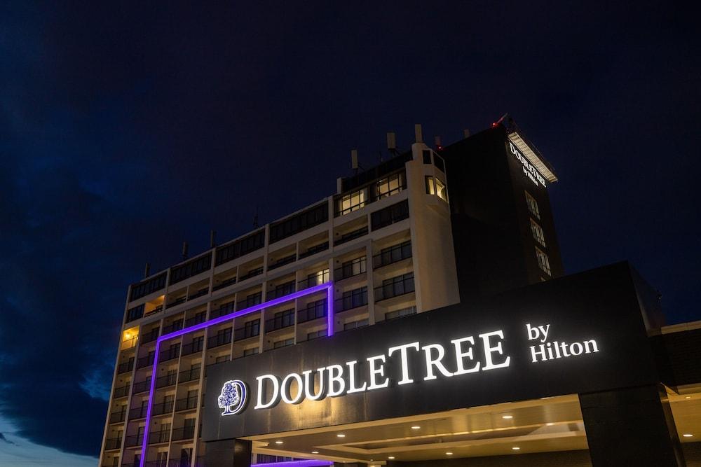 DoubleTree by Hilton Calgary North 83776 — 7