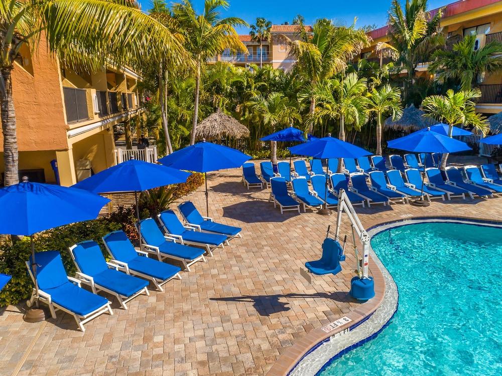 Coconut Cove Suites — 4