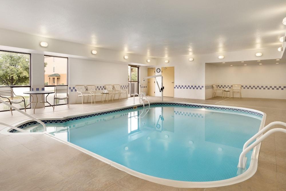 Hampton Inn Akron-Fairlawn — 5