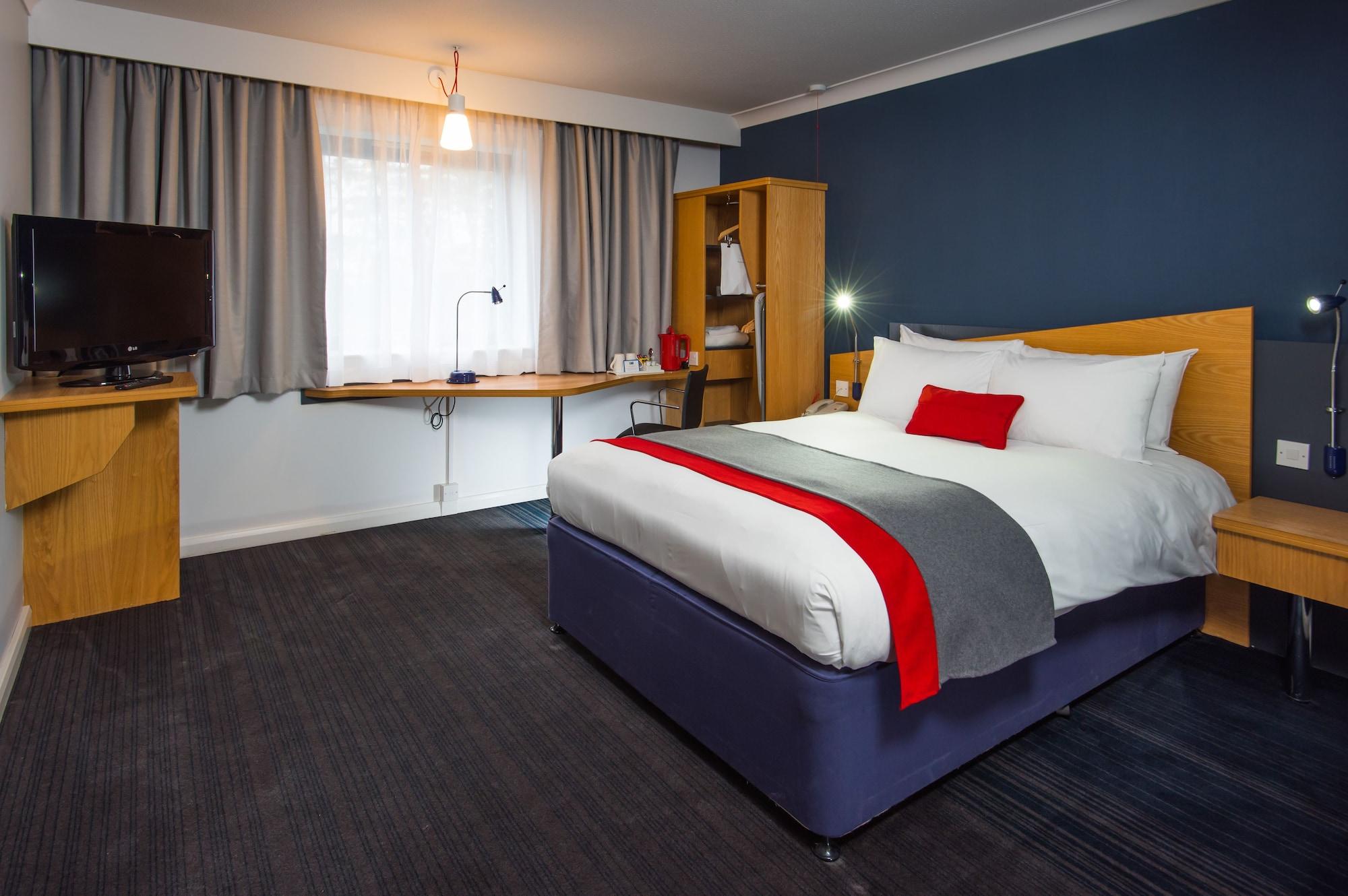 Holiday Inn Express Newport — 9