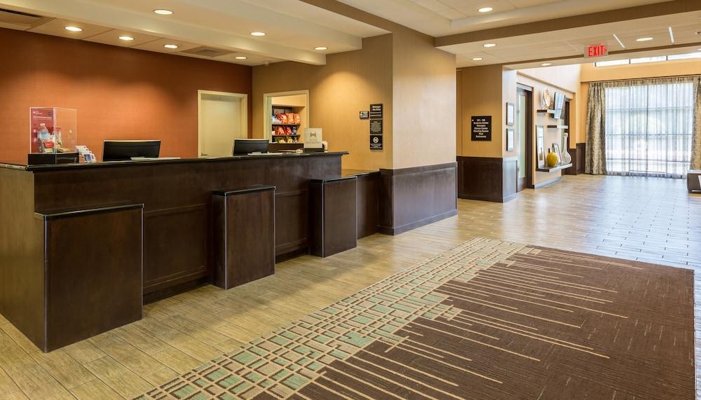 Hampton Inn & Suites Burlington NC — 10
